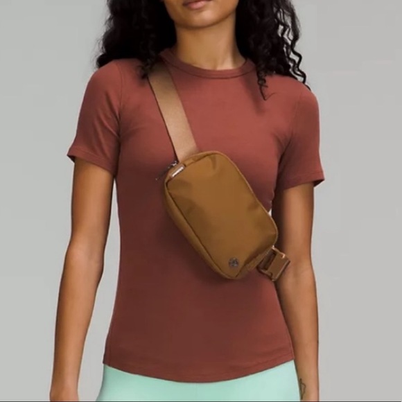 NWT Lululemon Athletica Everywhere Belt Bag Burnt Caramel - Picture 9 of 10